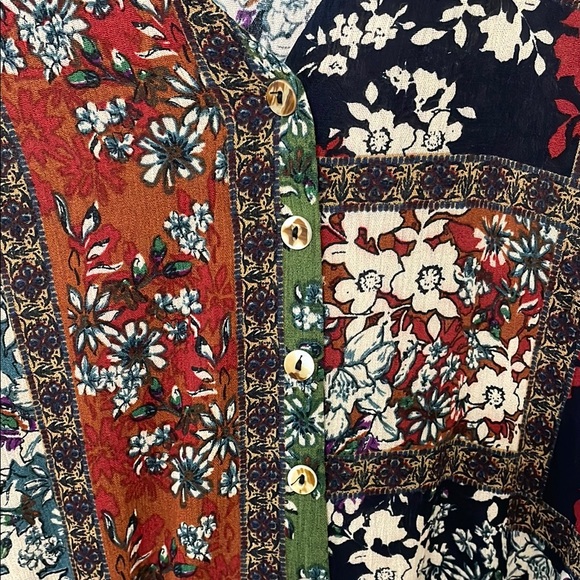 White Birch Brand Women's Multicolor Floral Top - Picture 3 of 6